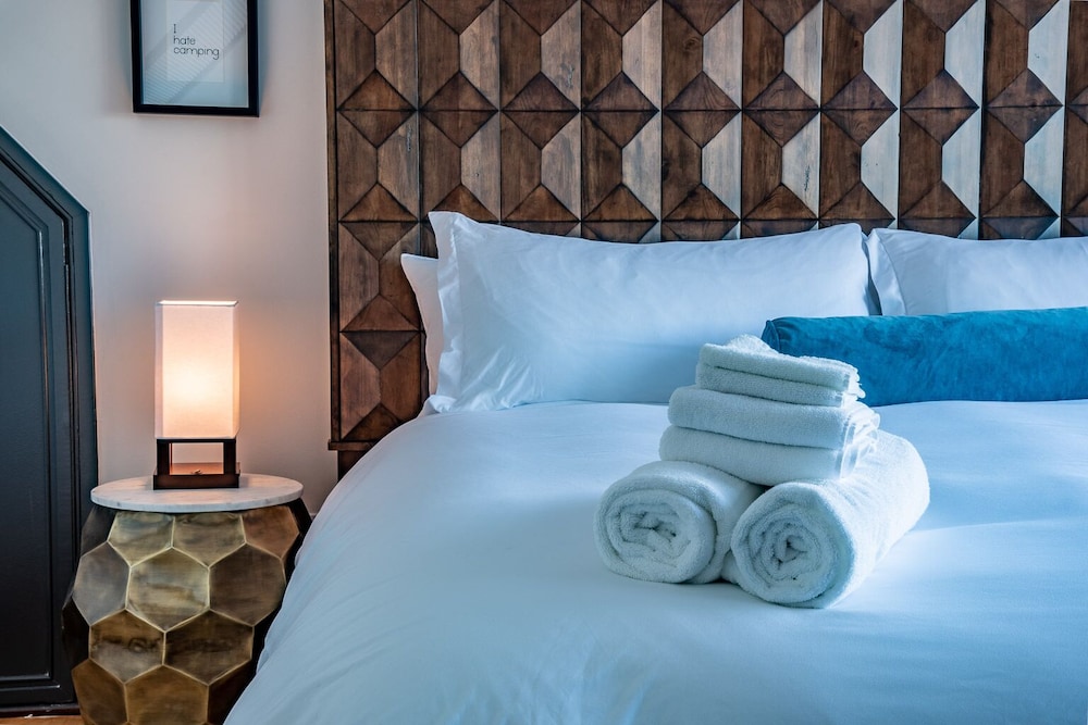 Deluxe Suite (Crow's Nest)