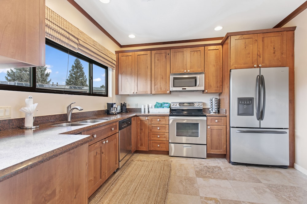 Exclusive Condo photo 1