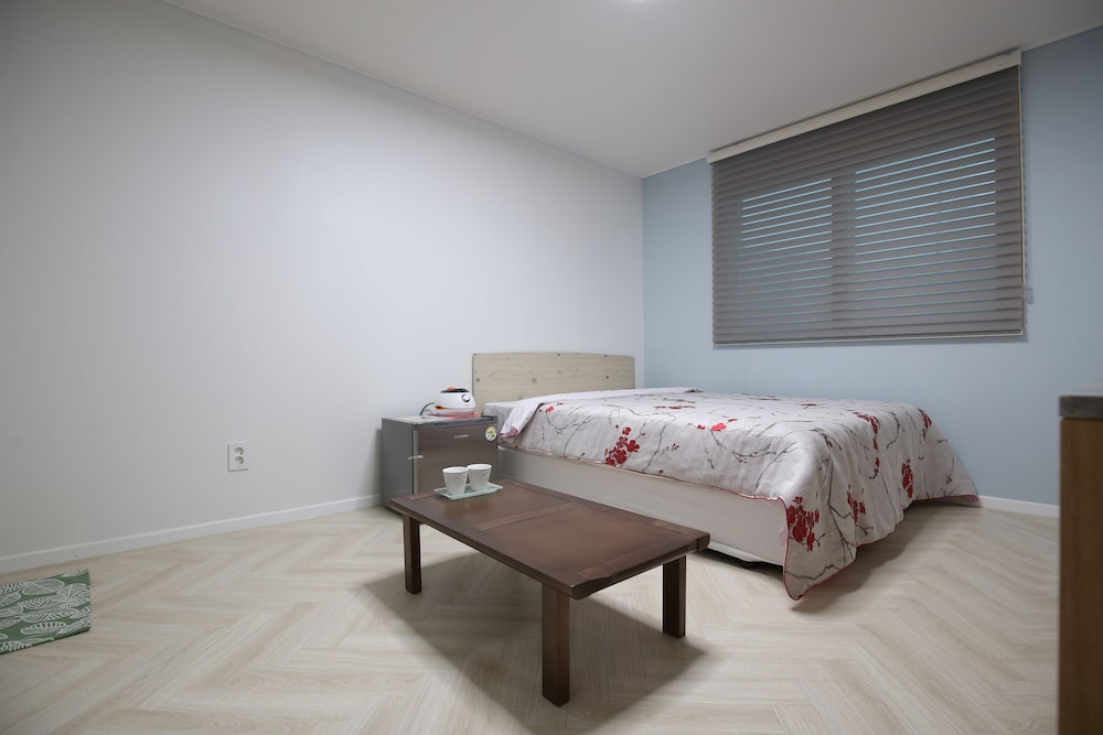 Deluxe Room, Round Bubble Bath photo 1