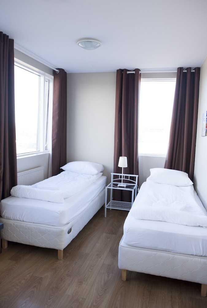 Standard Twin Room, Shared Bathroom photo 1