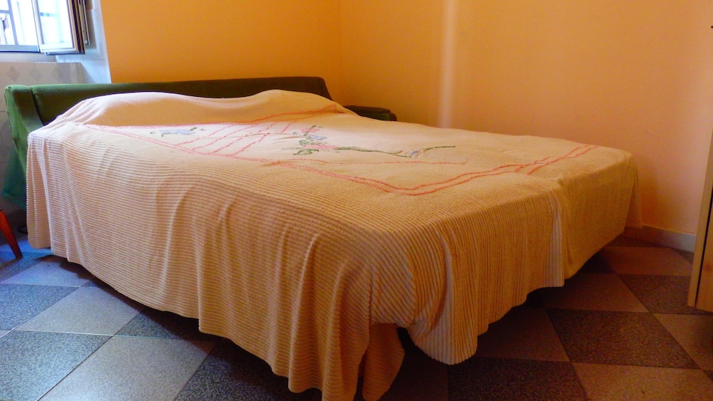 Standard Double Room, Shared Bathroom photo 1