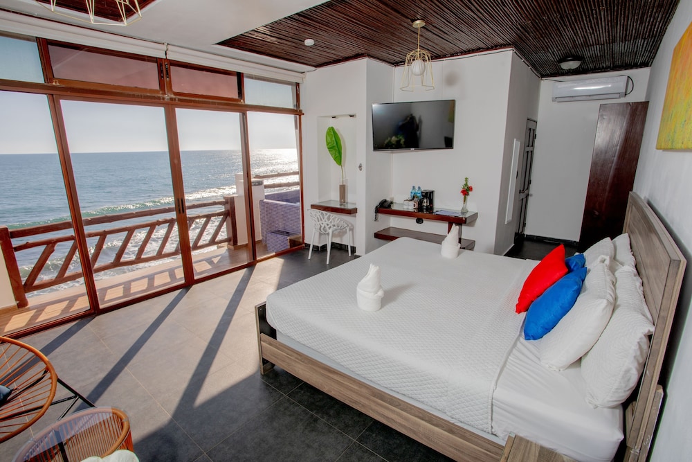 Pelicano Suite Ocean View photo 2