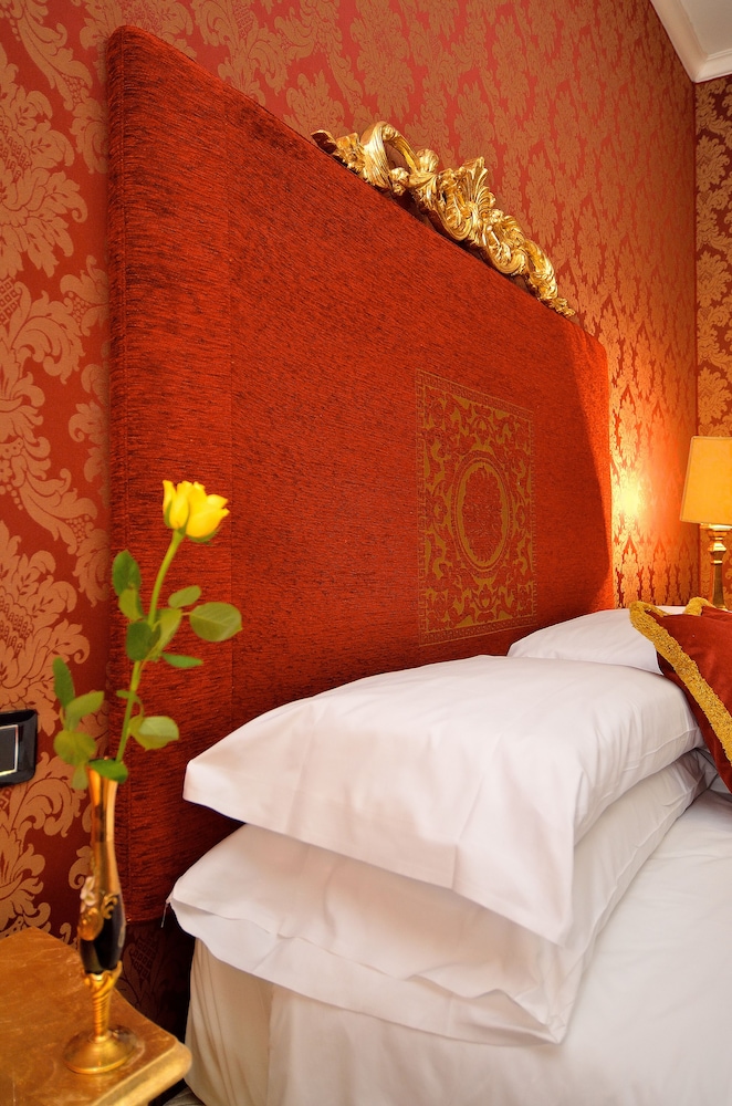 Double Room (Large) photo 3