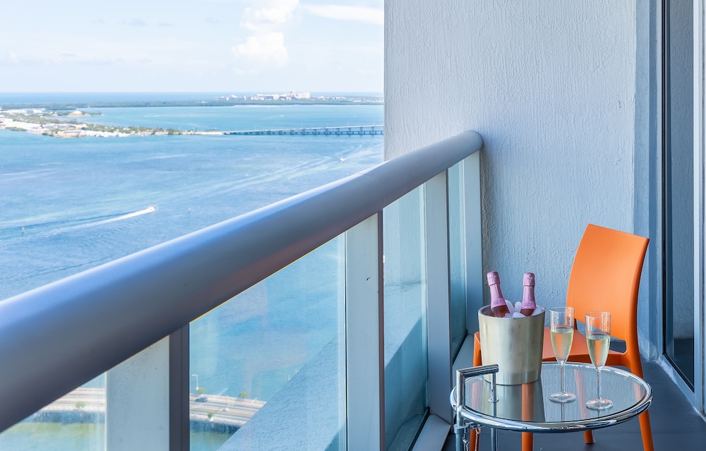 Boutique Apartment, Ocean, 1 King & Sofa Bed, Balcony
