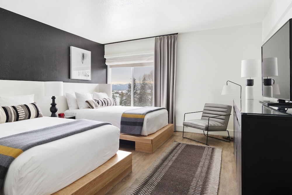 Gnarnia | Two Queen at Gravity Haus Jackson Hole in Teton Village