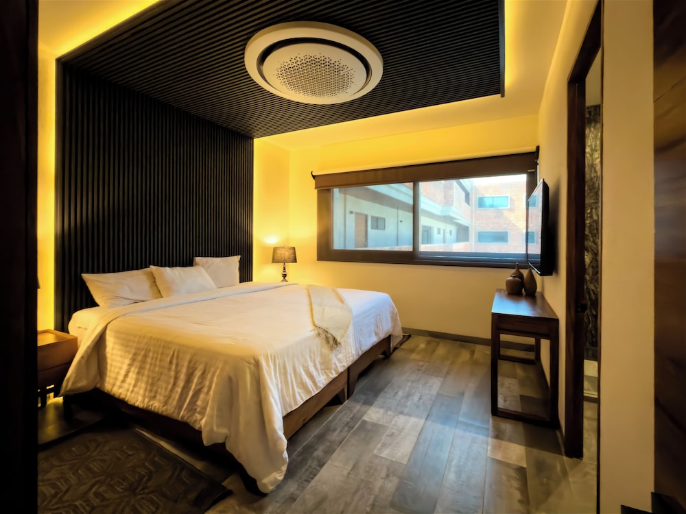 Deluxe Studio Suite