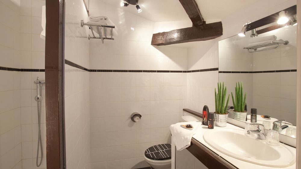 Double Room, 1 Queen Bed, Non Smoking photo 2