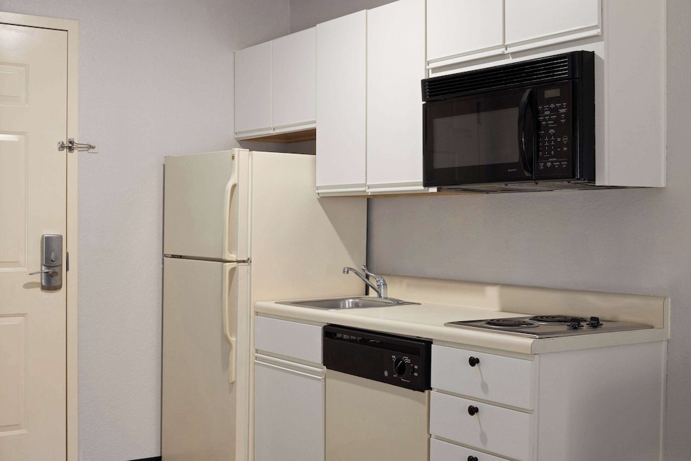 Room, 2 Double Beds, Accessible - Photo 2