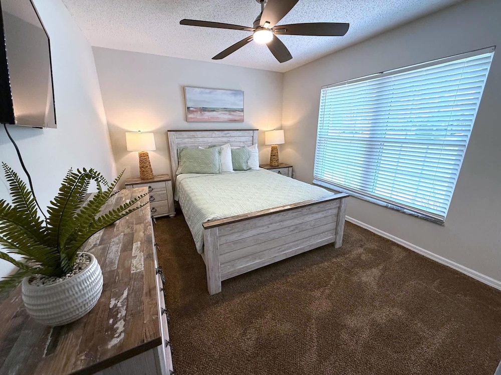 House, Multiple Beds, Pool Access, Pool View photo 1
