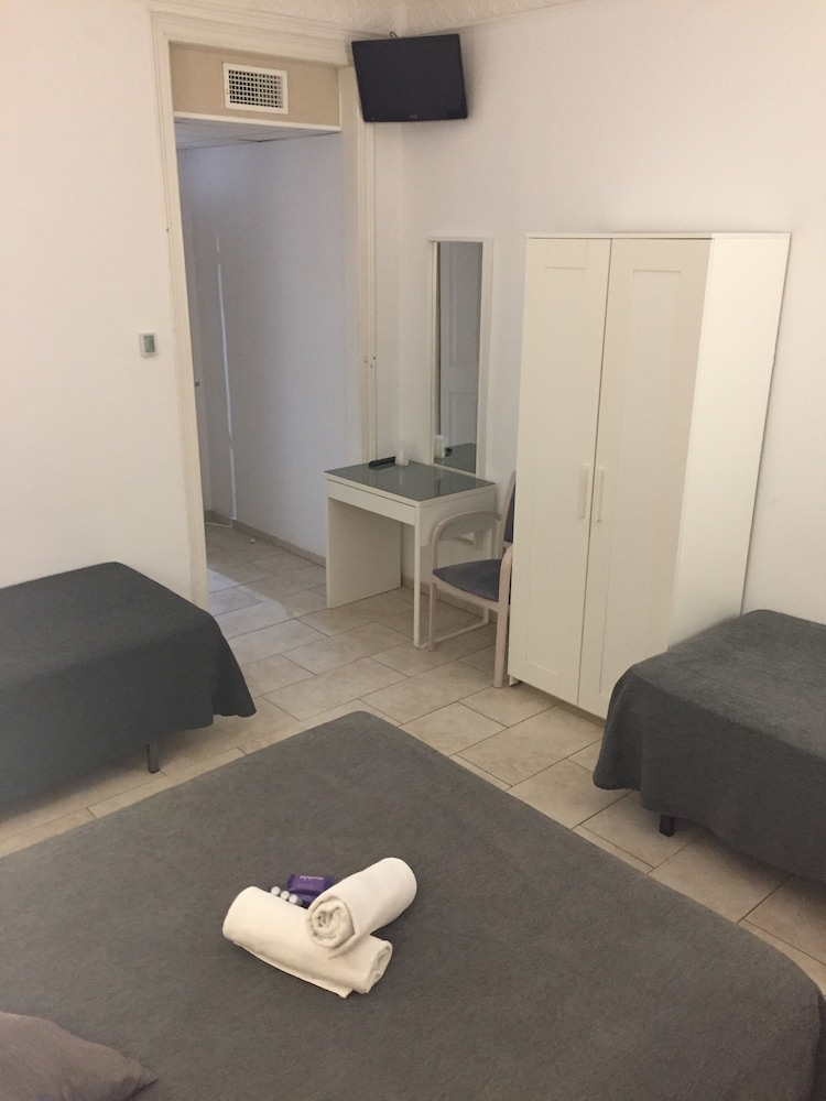 Triple Room with Extra bed photo 3