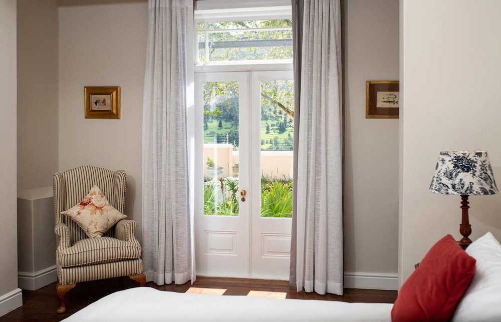 Premium Room, 1 King Bed photo 2
