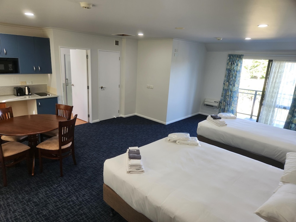 Executive Studio Suite - Photo 4