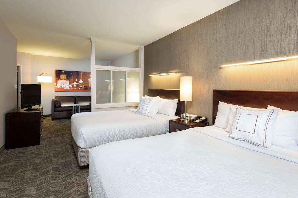 Suite, Multiple Beds - Photo 2