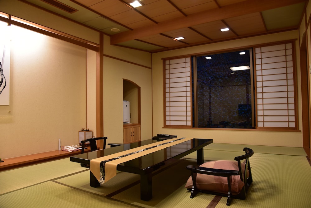 Superior Japanese and Western Style Room, Non smoking Mountain View photo 3