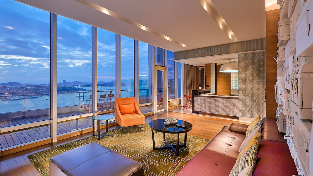 Suite, 1 Bedroom, Balcony, Sea View (Dining Area) - Photo 6