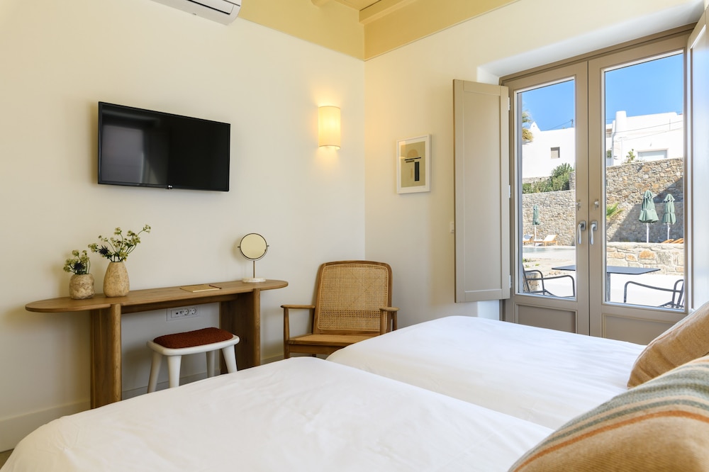 Standard Double or Twin Room, 1 Bedroom, Pool View