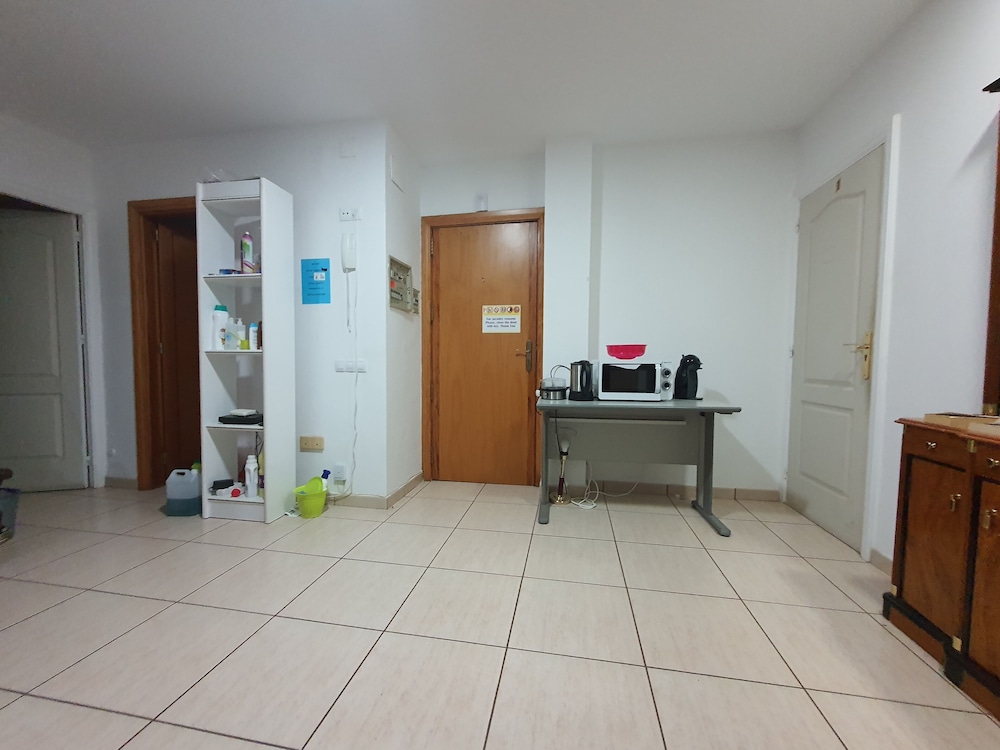 Dorama Private Room 3 wifi free shared toilet(DOS CAMAS DE 90x200 INDIVUDUALES)CON VISTA EXTRA GRAND photo 3