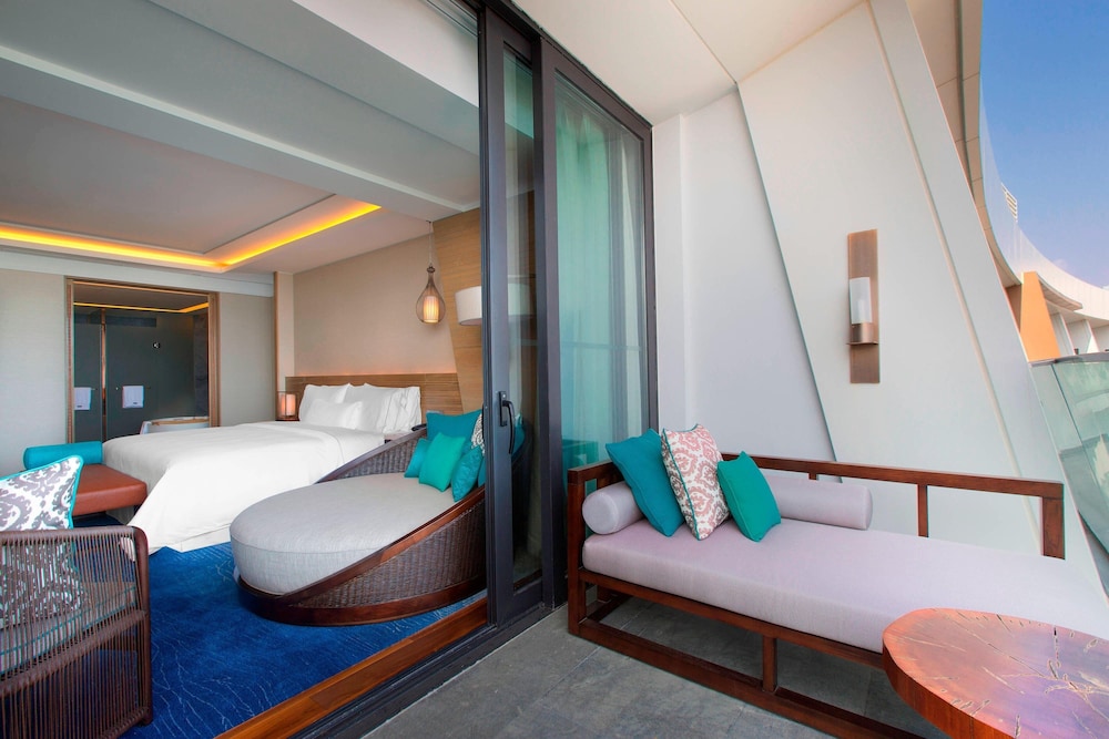 Suite, 1 Bedroom, Sea View (Balcony) photo 1
