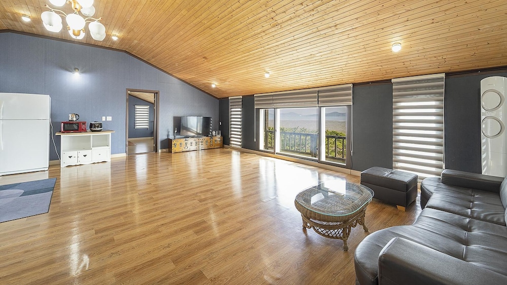 Basic Room, 1 Bedroom (DeepblueA ( F3,ocean view ))