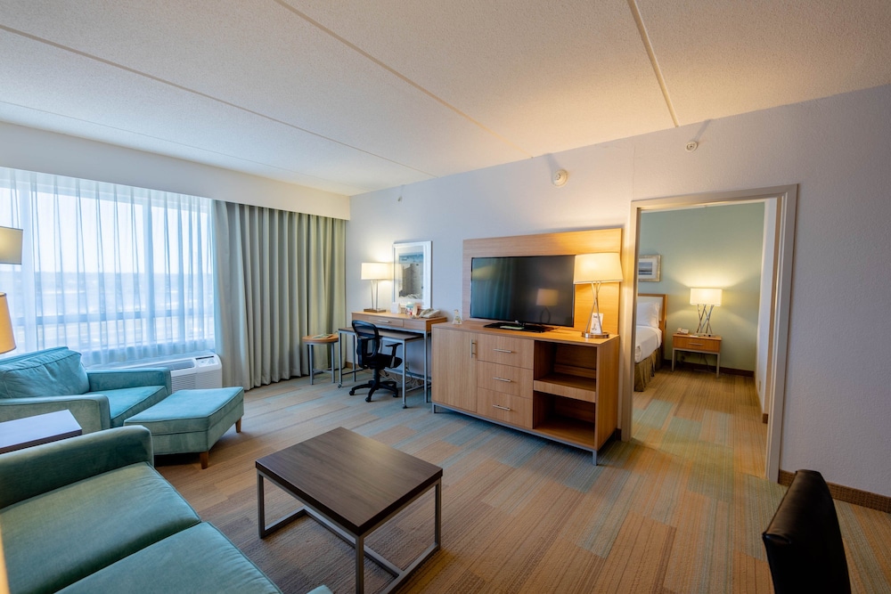 Suite, 1 King Bed (Extra Living Area) - Photo 8