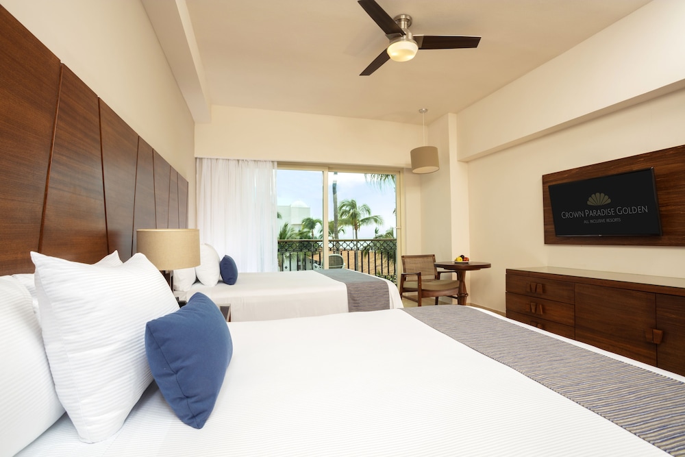 Deluxe Room, Partial Ocean View photo 3