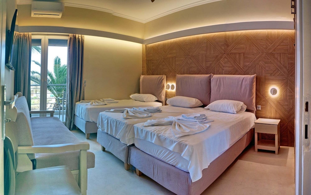 Family Apartment, 1 Bedroom, Sea View photo 3