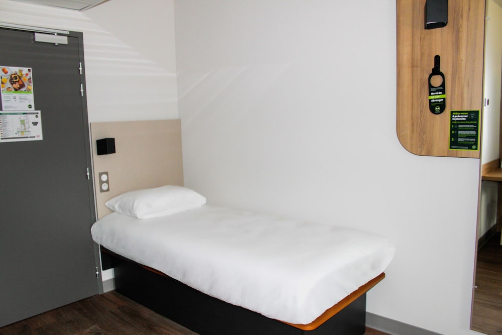 Room (Quadruple) - Photo 4