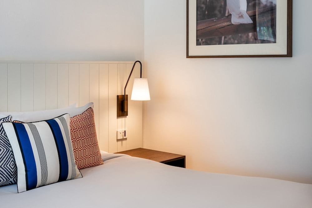Room (Resort)