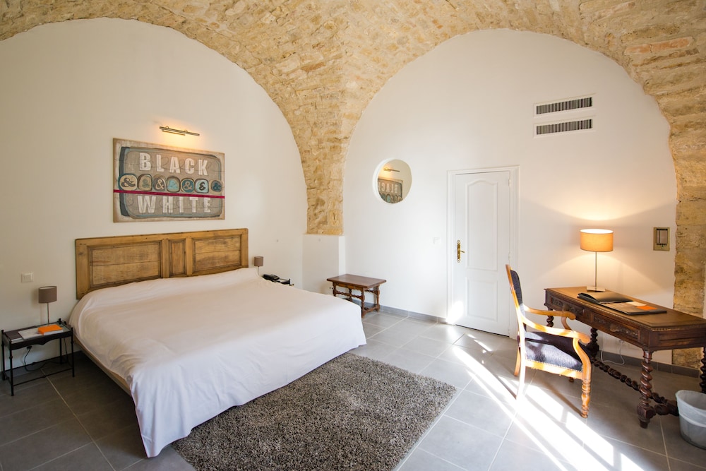 Standard Double Room - Photo 5