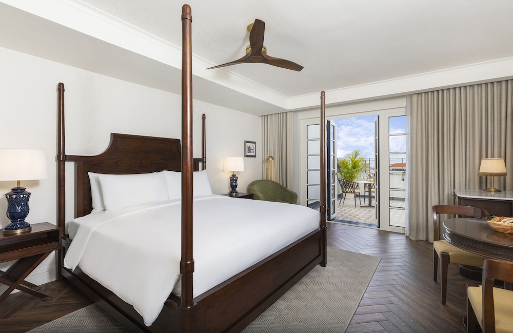 King Junior Suite with Historic View