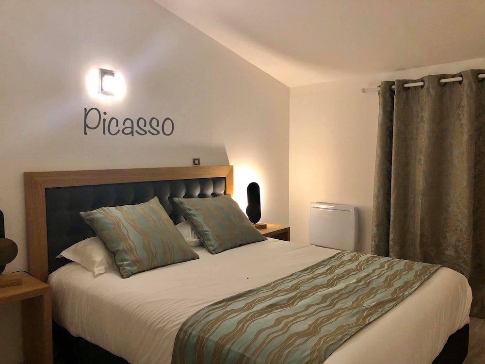 Family Suite, 2 Bedrooms (Picasso) photo 1