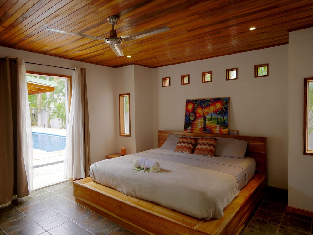 Villa Familiar, 4 habitaciones, piscina privada, vista a la piscina