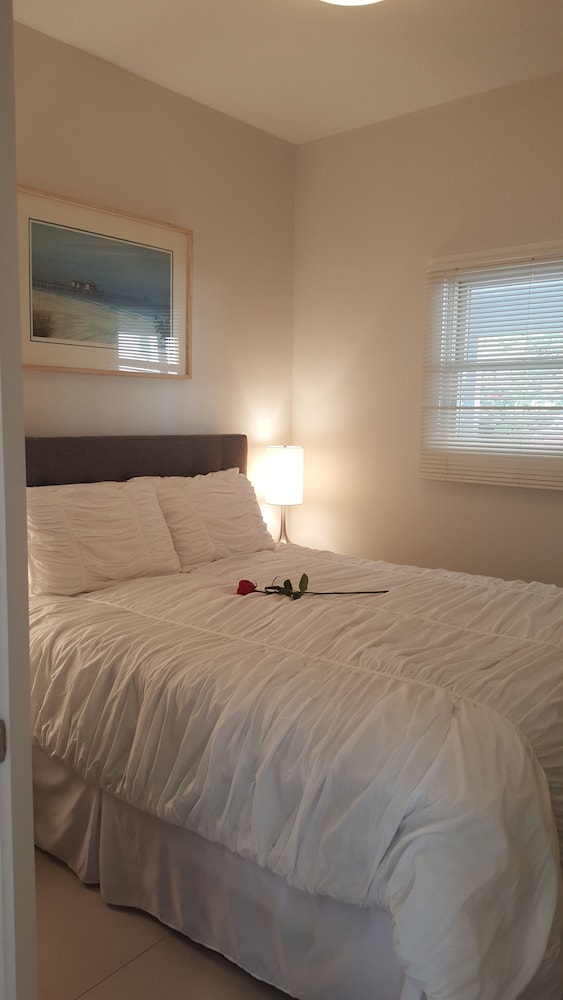 One Bedroom Suite Queen Room