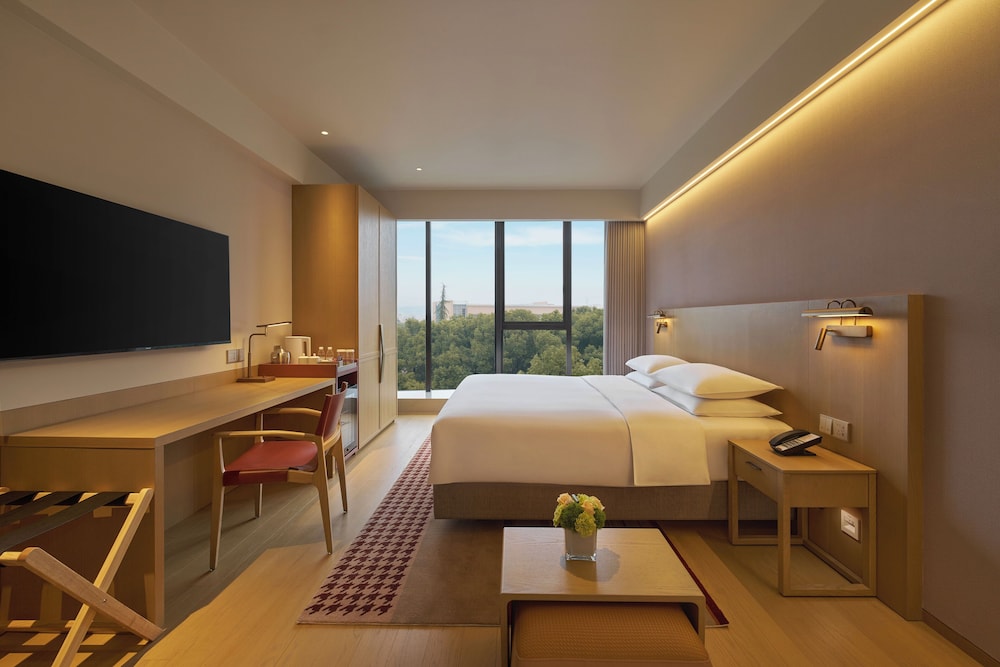 1 King Bed