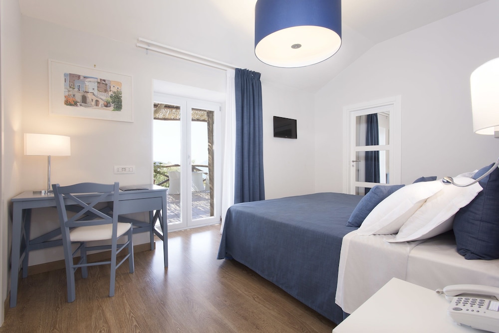 Classic Double Room, Sea View photo 2