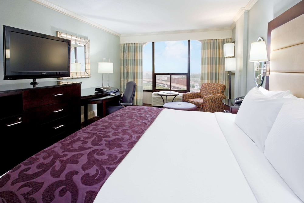Room, 1 King Bed, Accessible - Photo 1