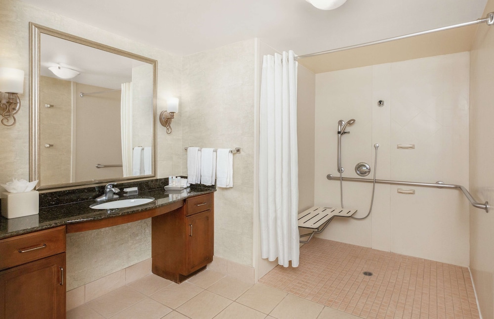 One Bedroom Suite, 2 Queen Beds, Accessible, Non-Smoking - Photo 1