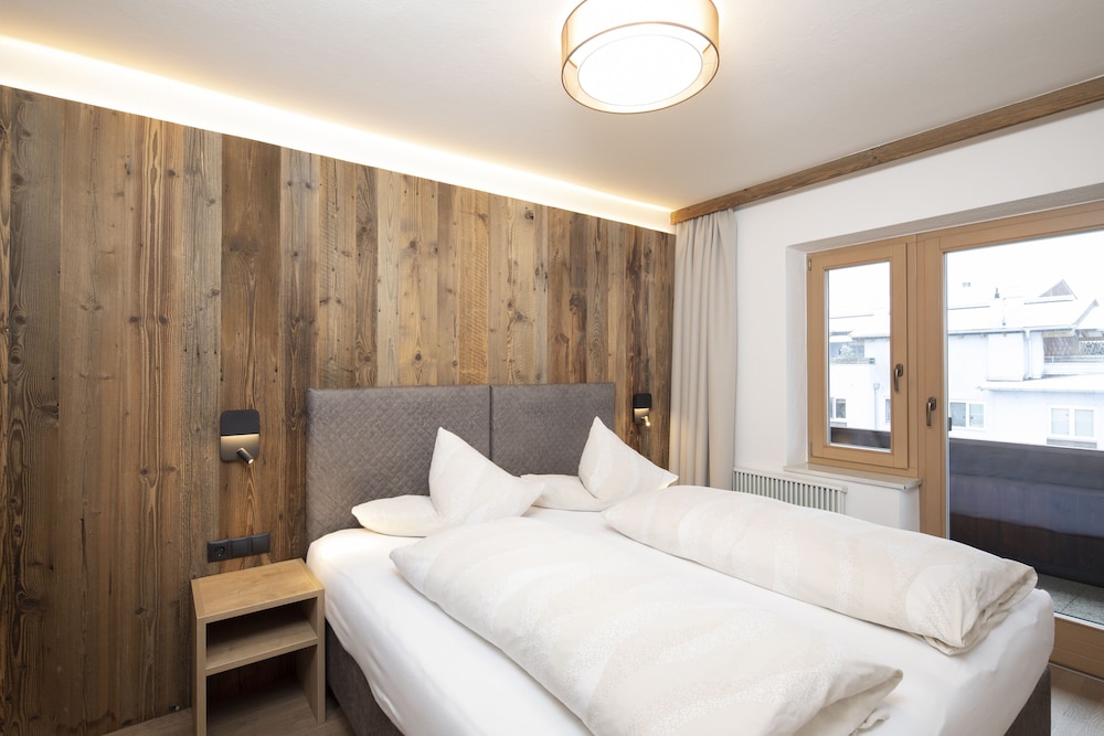 Family Apartment, 3 Bedrooms, Balcony, Mountain View photo 1