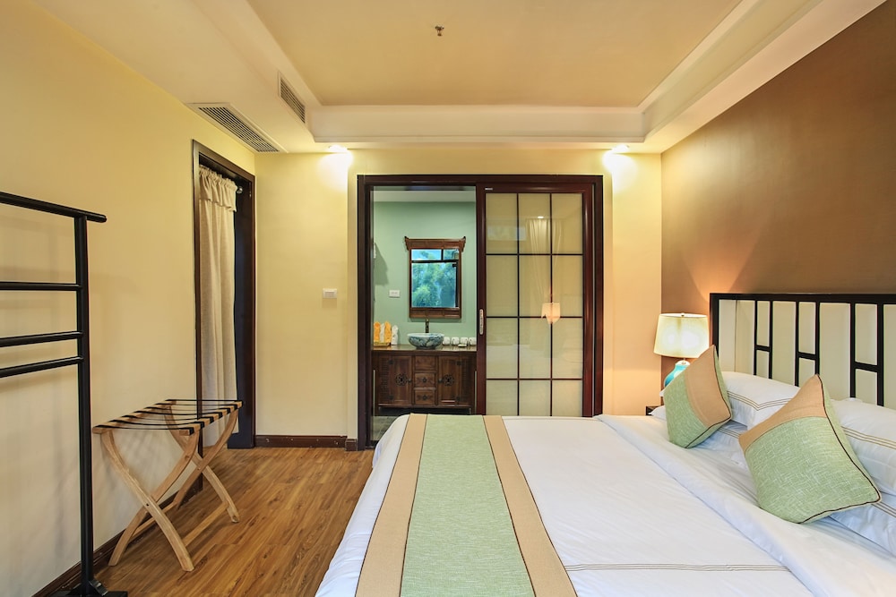 Deluxe Family Suite With River View photo 3