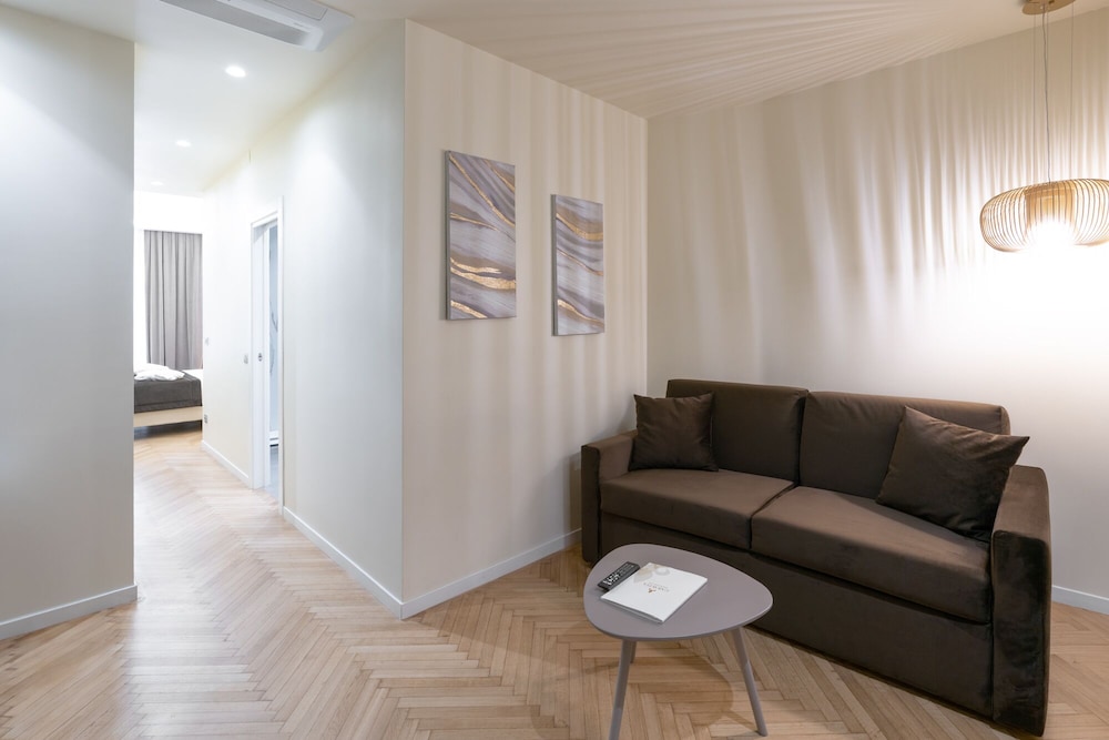 Classic Suite, 1 King Bed with Sofa bed