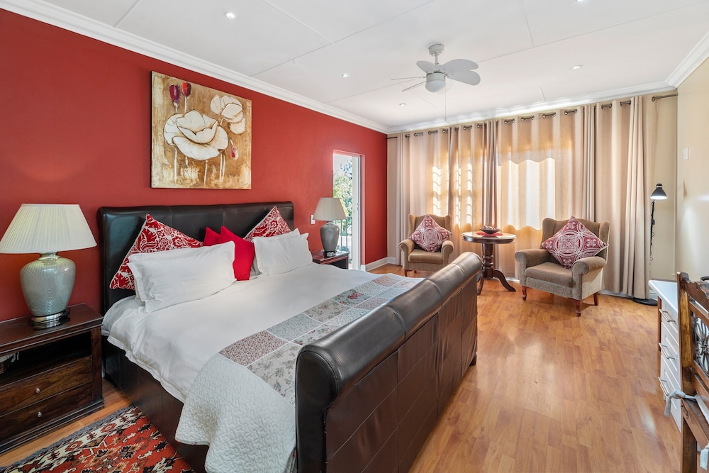 Superior King Room photo 2