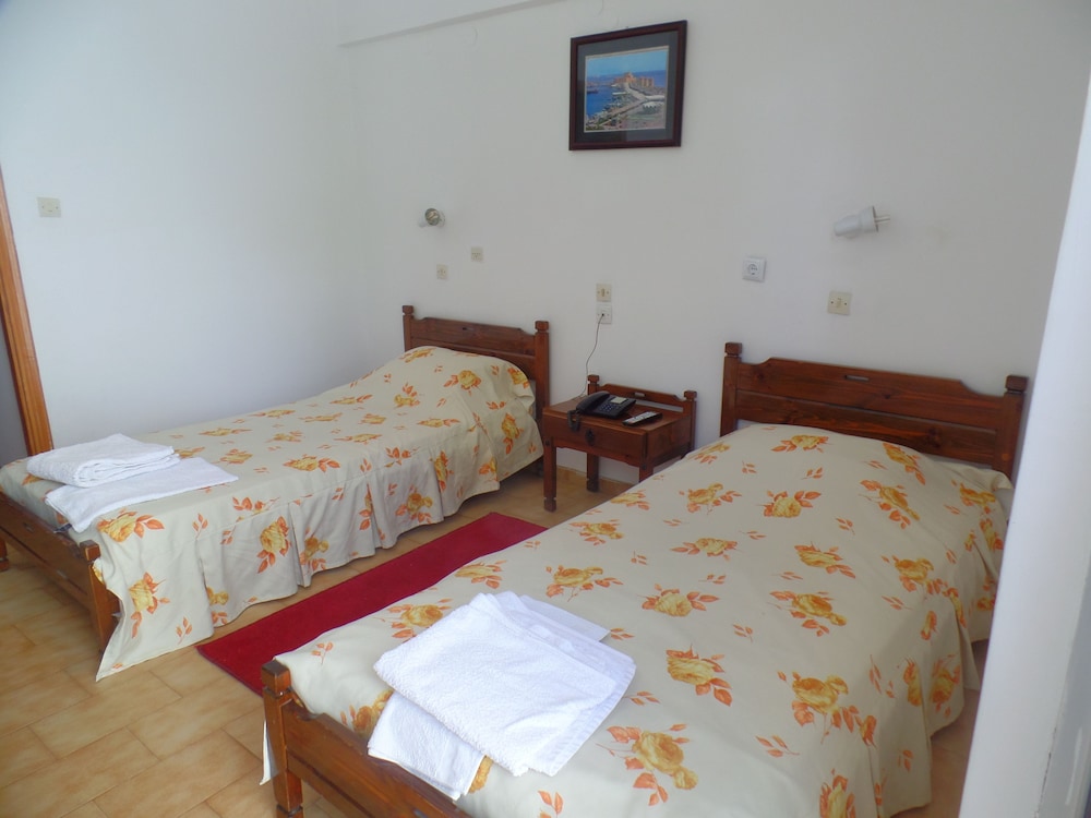 Quadruple Room - Photo 1