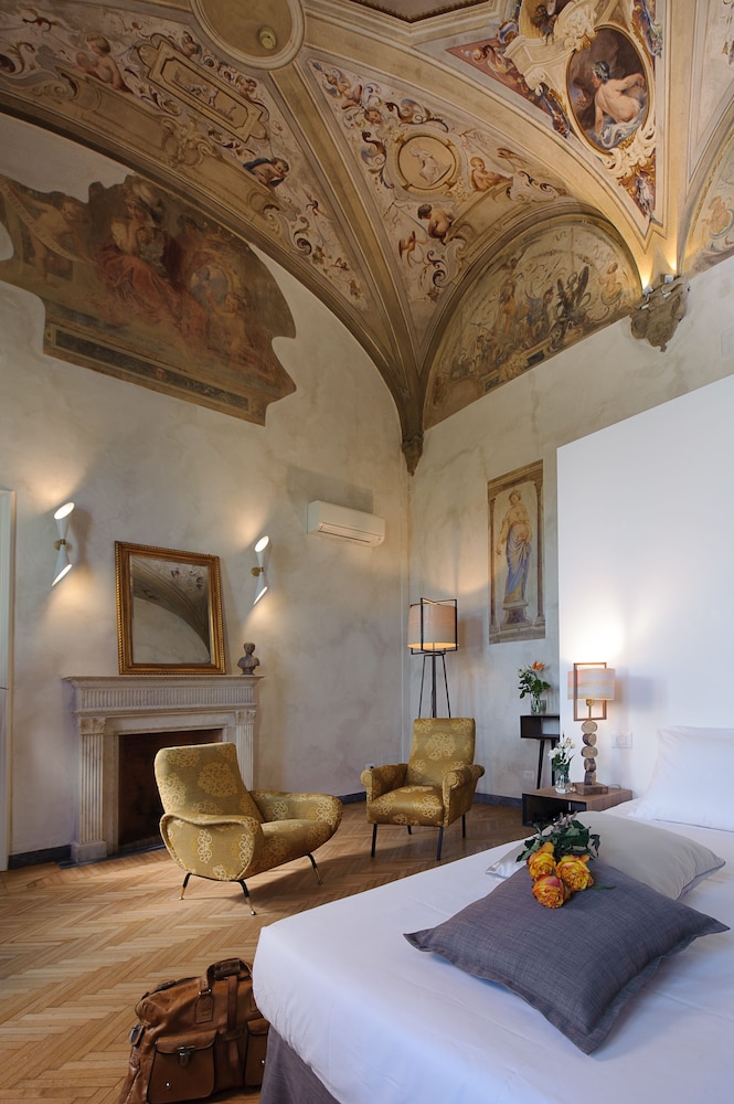 Suite, River View
