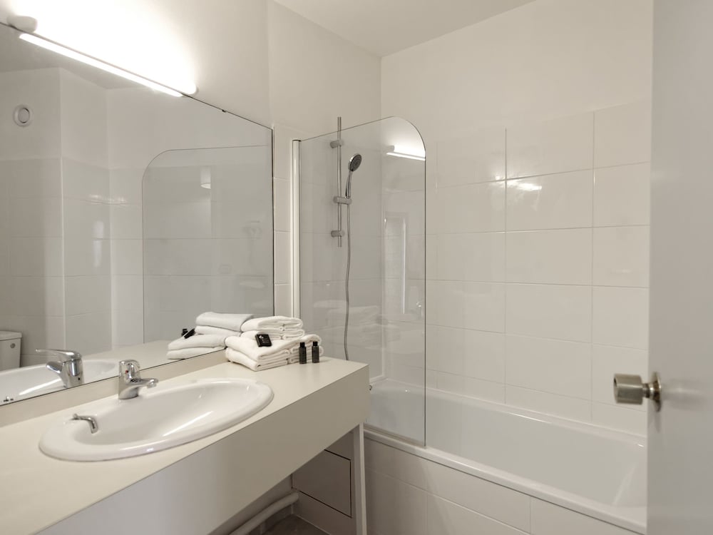 Comfort Twin Room, Multiple Beds, Private Bathroom, Garden View photo 2