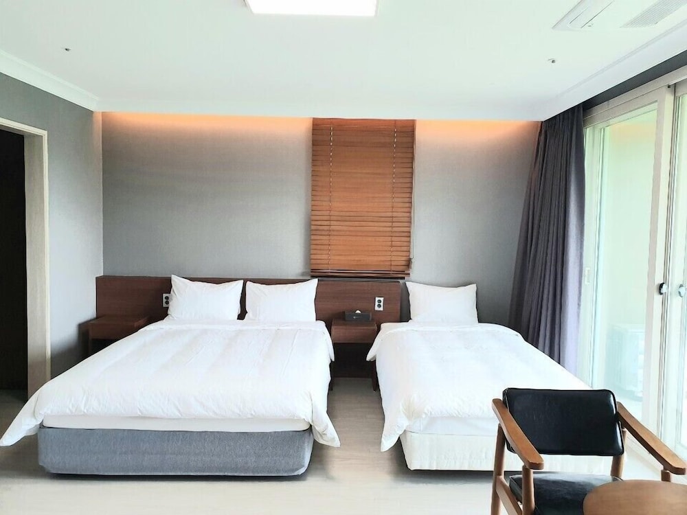 Standard Condo - Photo 5