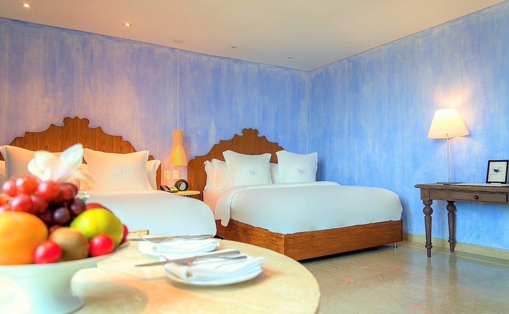 Superior Double Room, 2 Queen Beds - Photo 4