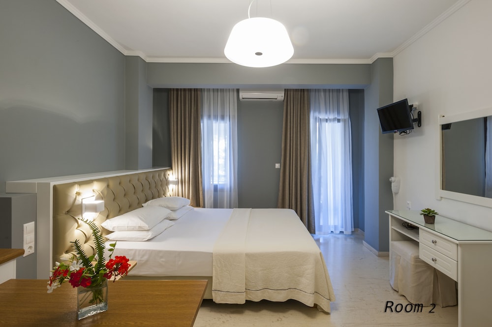 Standard Double Room, 1 Queen Bed, Balcony, Hill View (2)