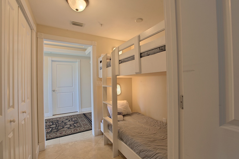 Condo, 3 Bedrooms photo 2