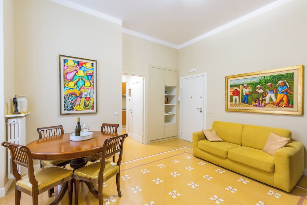 Classic Apartment, 1 Queen Bed with Sofa bed, Private Bathroom, Partial Sea View photo 3