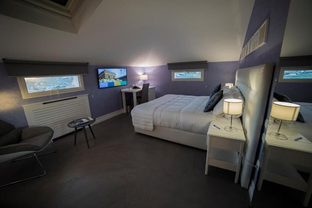 Superior Double or Twin Room photo 3